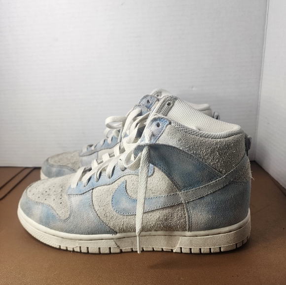 Nike Dunk High SE Clouds Celestine Blue Women's 8.5 - Picture 2 of 6